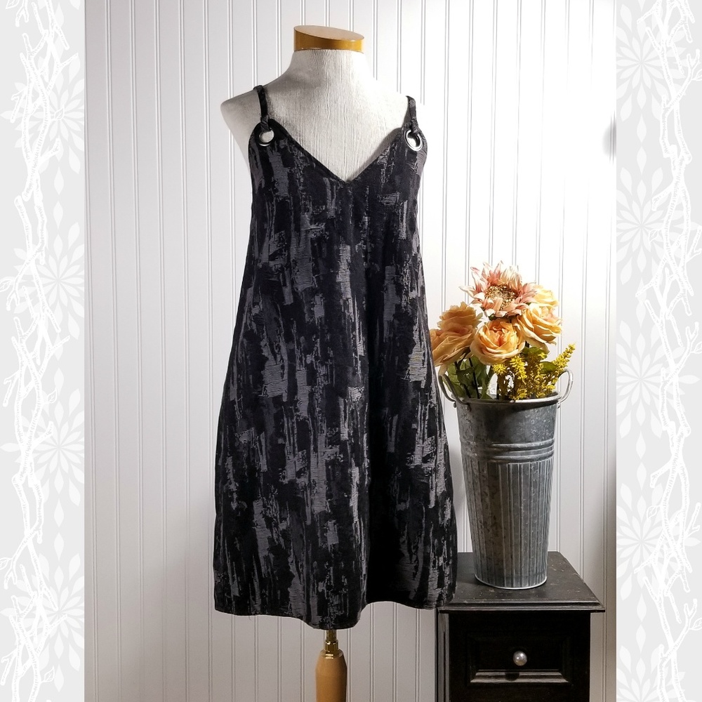 | divided by h&m | black & gray shift dress